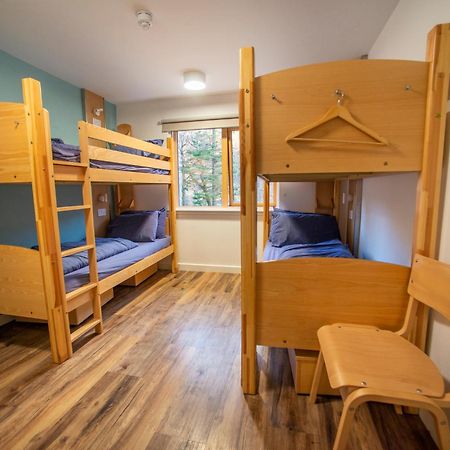 Glen Nevis Youth Hostel Fort William Exteriör bild A bunk room at the hostel