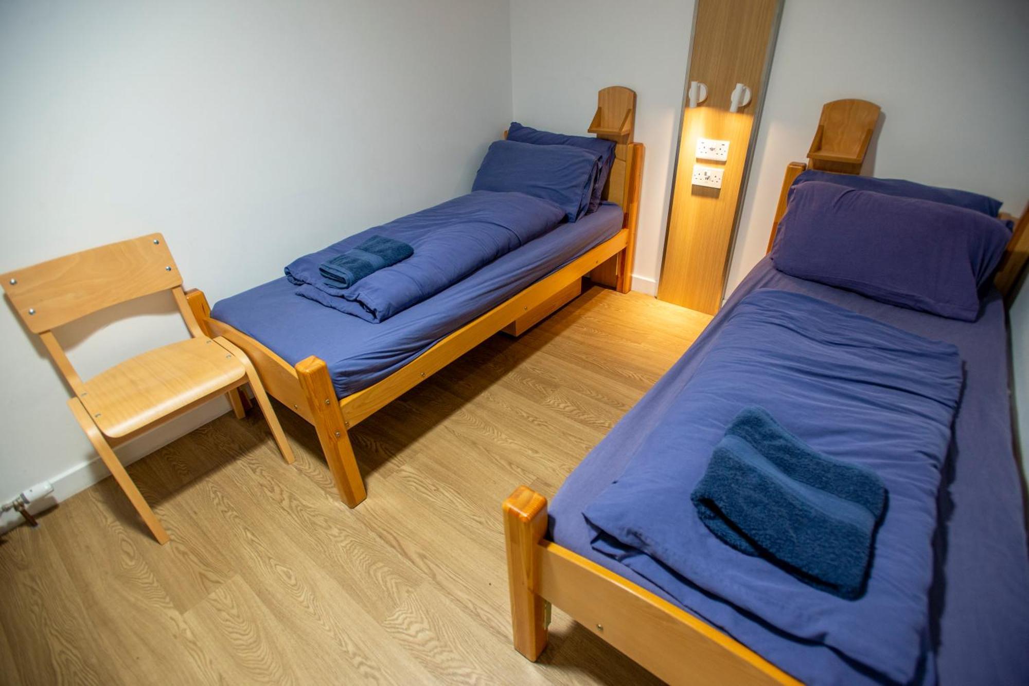 Glen Nevis Youth Hostel Fort William Exteriör bild A room at the hostel